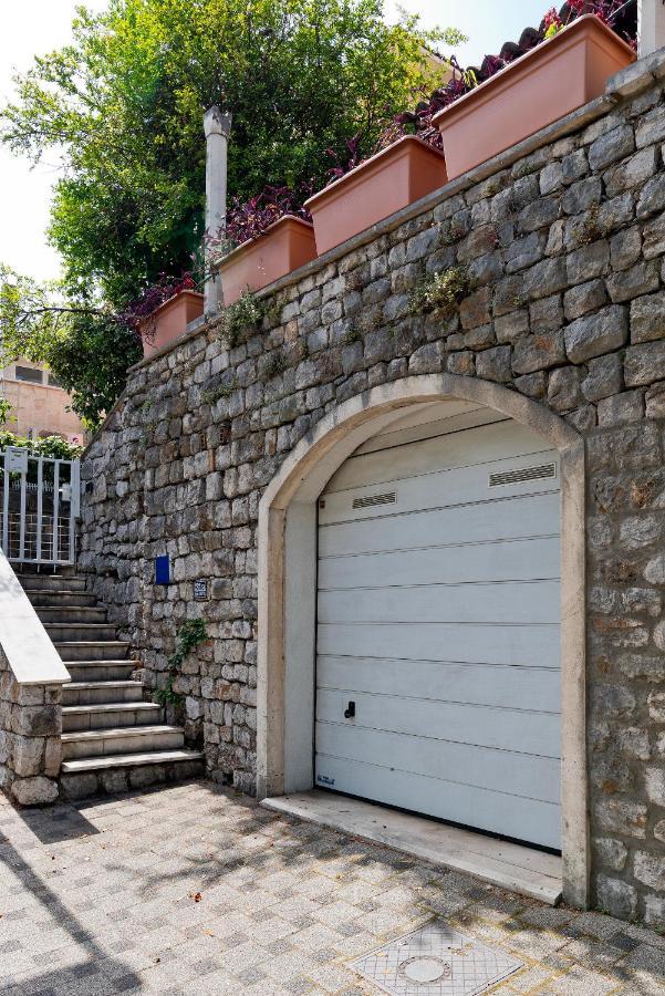 Salicula Art Gallery
